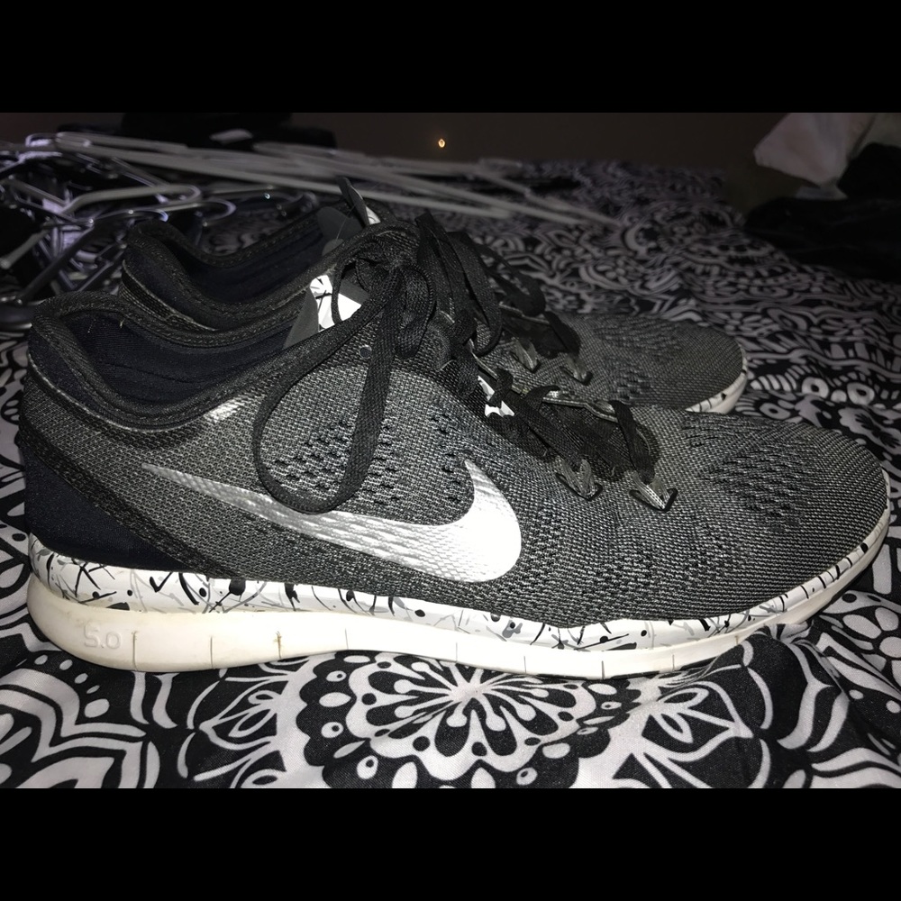 Nike free runs 5.0