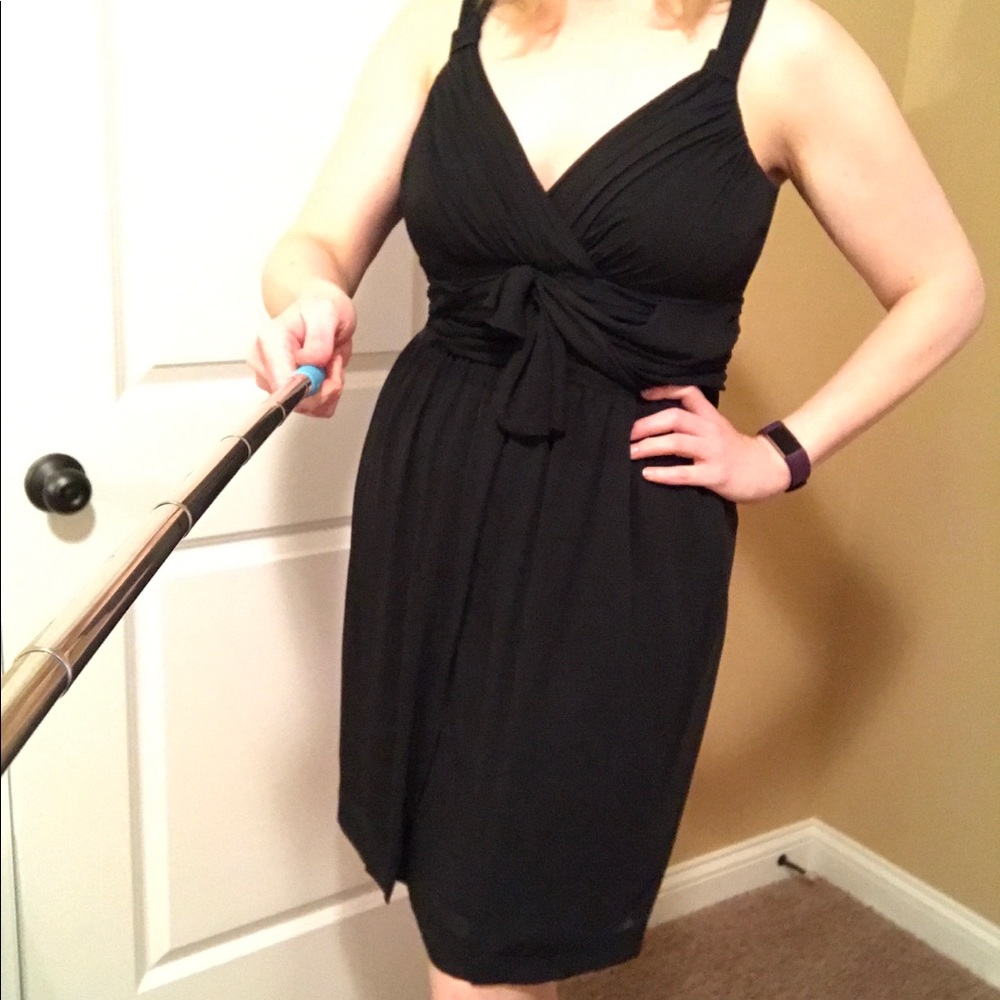 Perfect LBD! Figure flattering sleeveless LBD