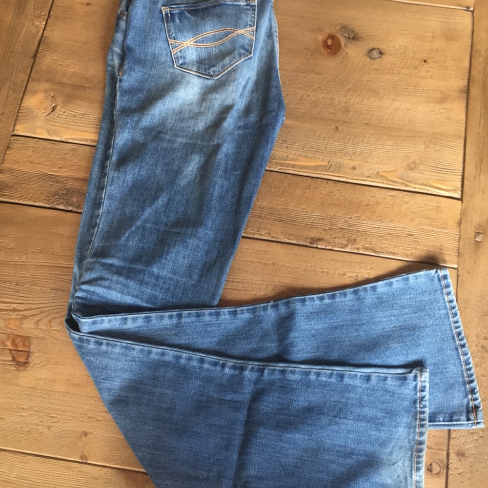 Abercrombie and fitch light wash bootcut jeans