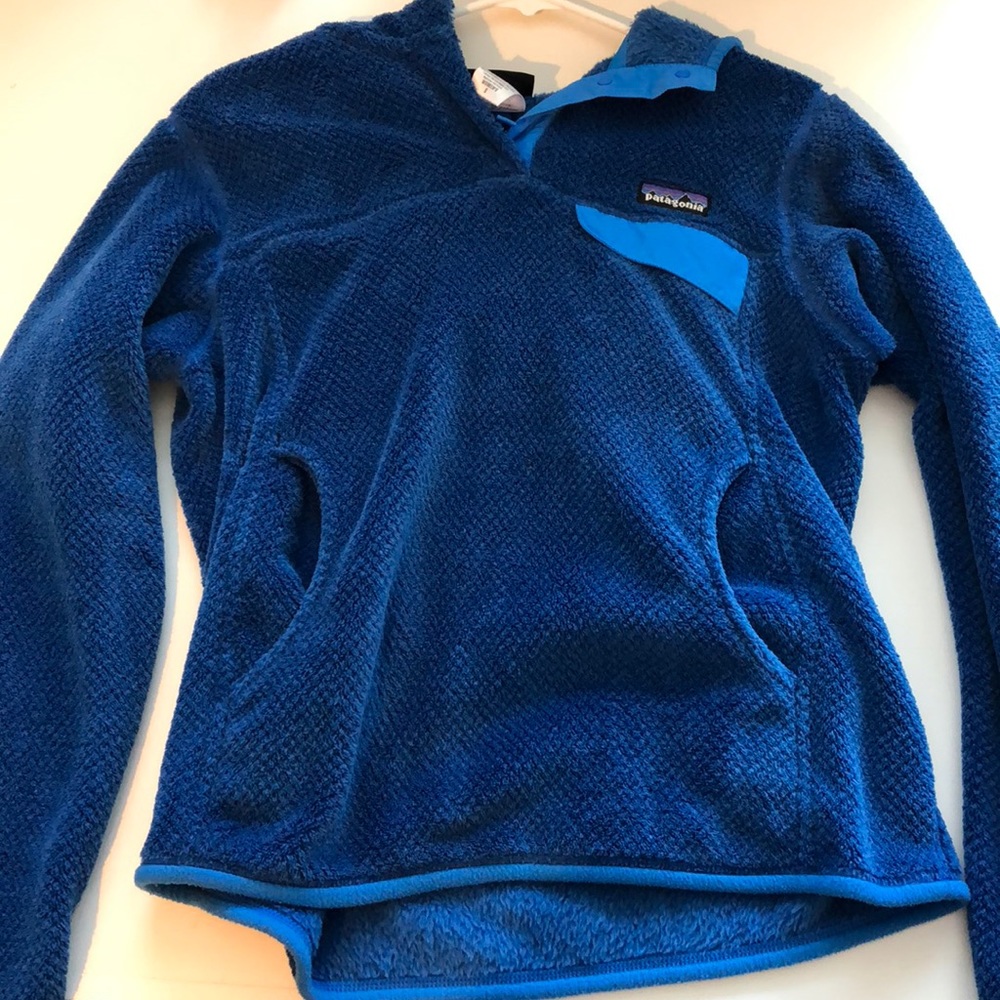 Women’s Small Blue Patagonia with hood!!