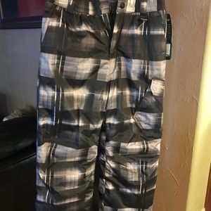 Boy’s ZeroXposur Platinum Snow pants with tags