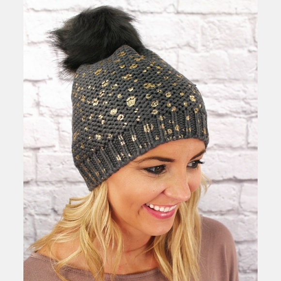 New!! Dotted Pom-Pom Beanie - Picture 2 of 2