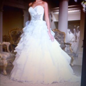 White strapless wedding dress