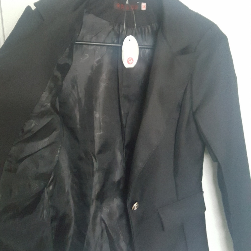 Black jacket - Picture 3 of 3
