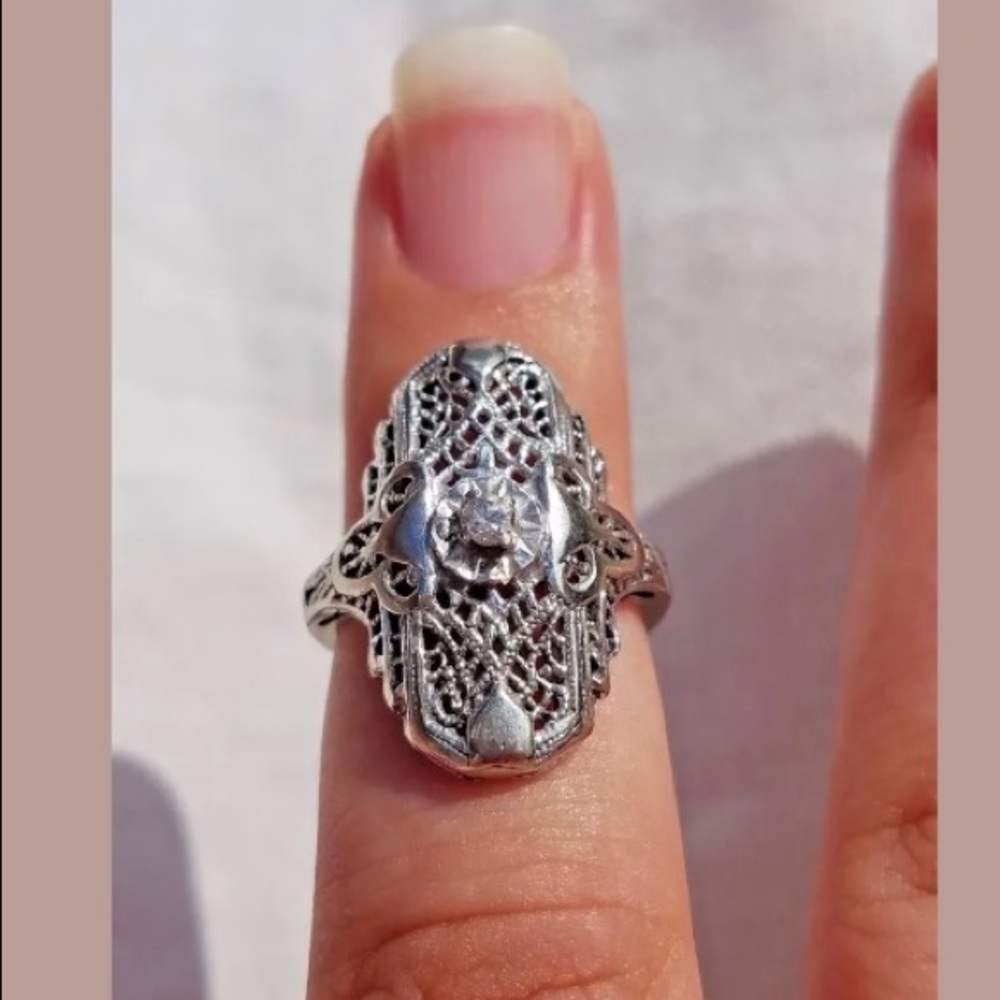 10k white gold authentic Filagree ring size 4