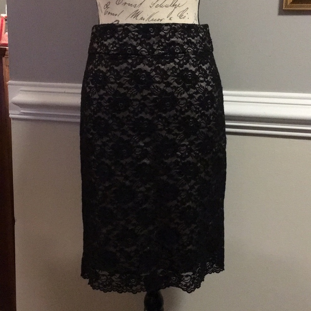 Banana republic black lace sz 4 pencil skirt