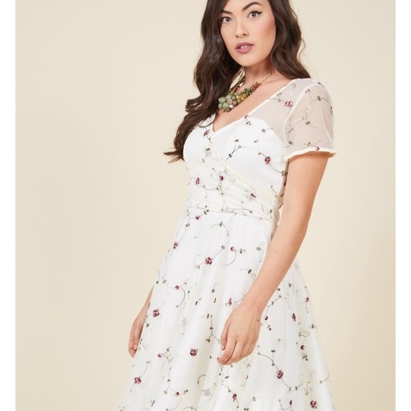 Modcloth Dresses & Skirts - Collectif Beautiful Dress