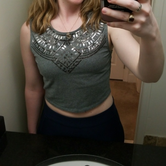 Express Gray Crop Top - Picture 2 of 4