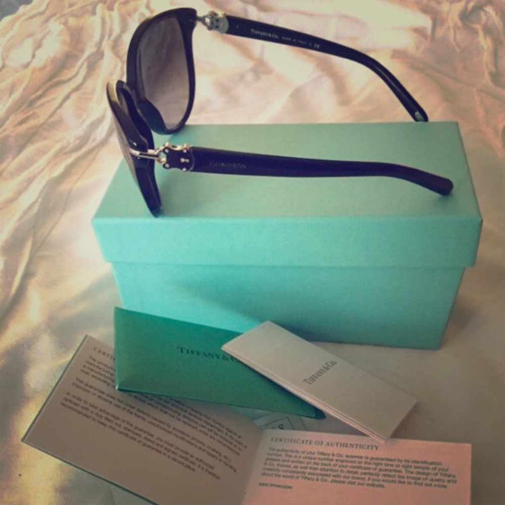 Tiffany's Cat Eye Lock Sunglasses