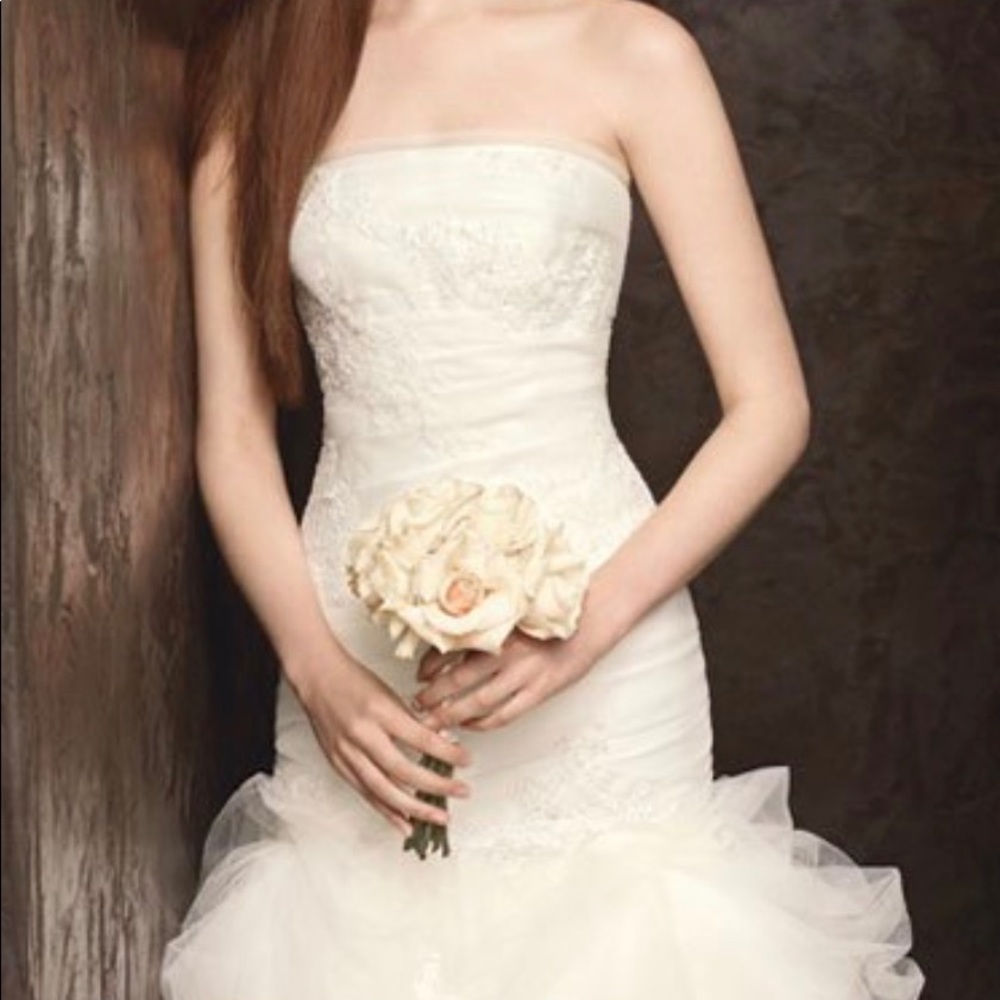 Vera Wang White tulle & organza wedding gown - Picture 2 of 8