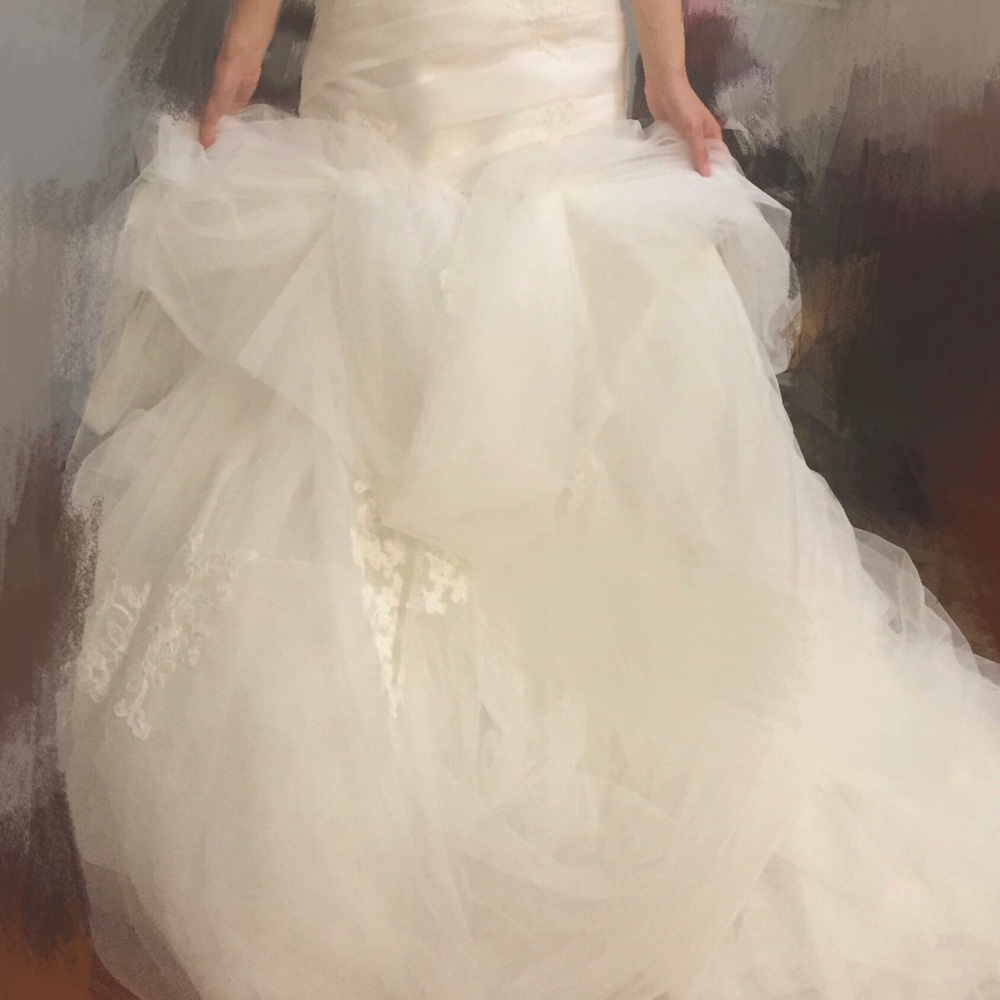 Vera Wang White tulle & organza wedding gown - Picture 5 of 8