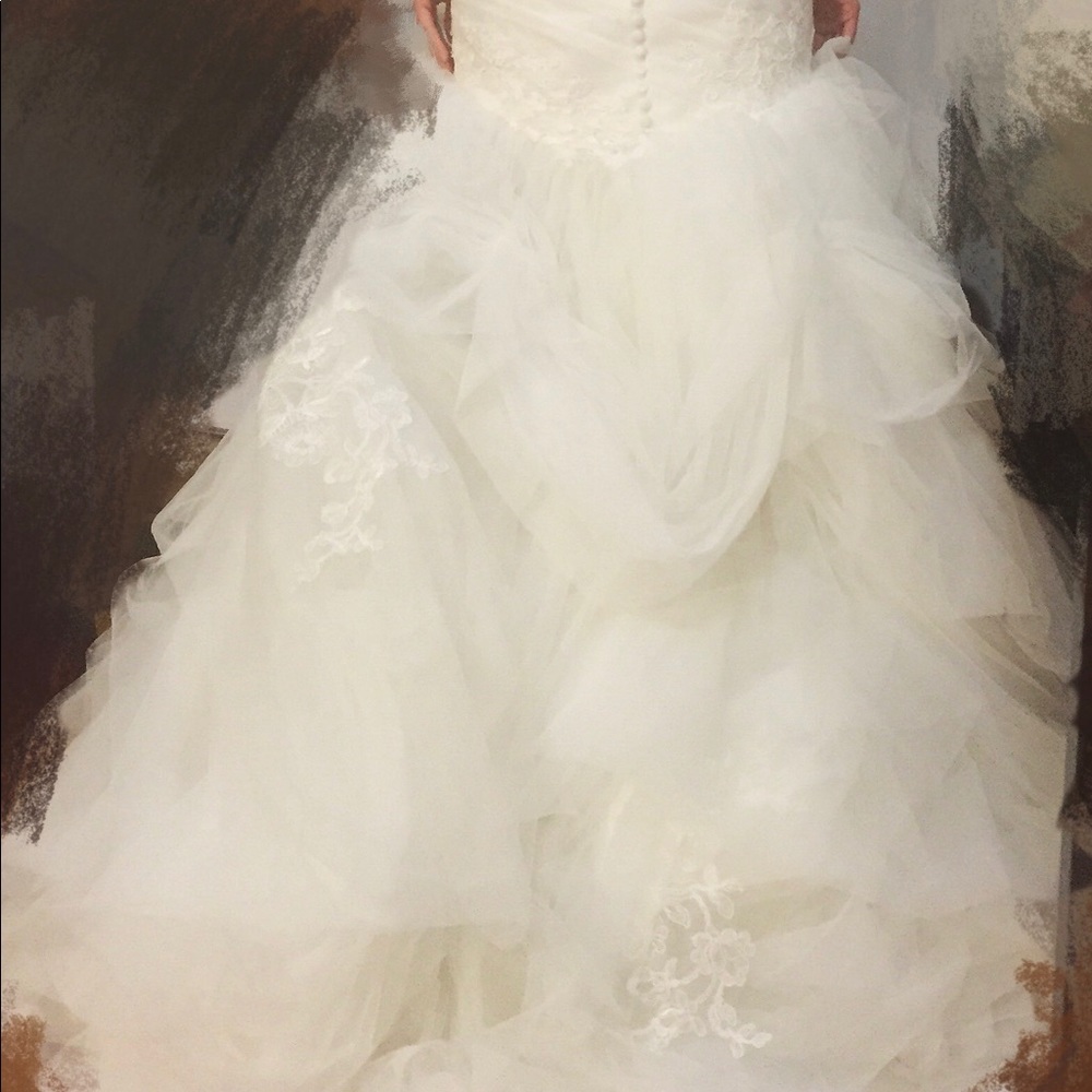 Vera Wang White tulle & organza wedding gown - Picture 8 of 8