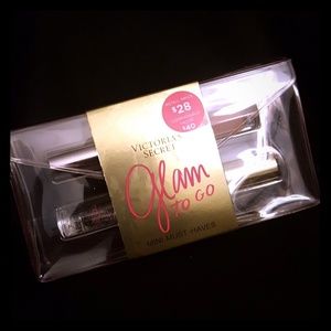 VS Mini Glam Kit w/rollerball perfume & lip gloss