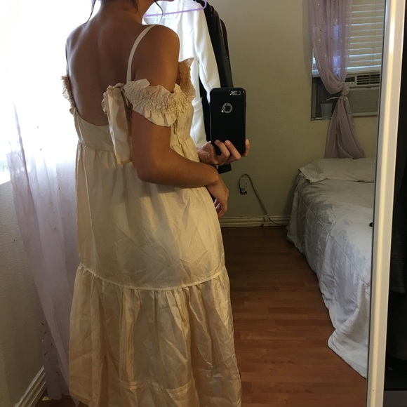 ❌ SOLD ❌ Miu Miu Peach Silk Ruffle Dress - Picture 8 of 8