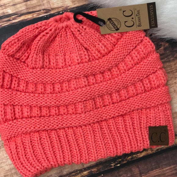 << Coral & Mint CC Ponytail Messy Bun Beanie Hat > - Picture 4 of 5