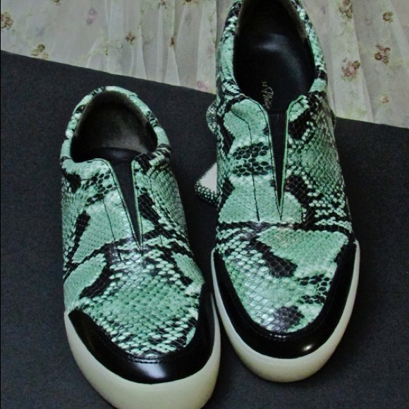 HP🎉3-1 Phillip Lim Low Top Sneakers🎊HP - Picture 2 of 5