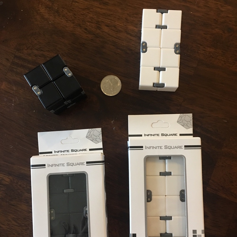 Infinity cube/Black - Picture 1 of 1