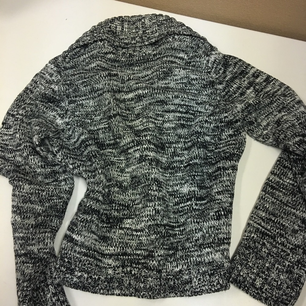 One Button Knit Cardigan - Picture 2 of 7