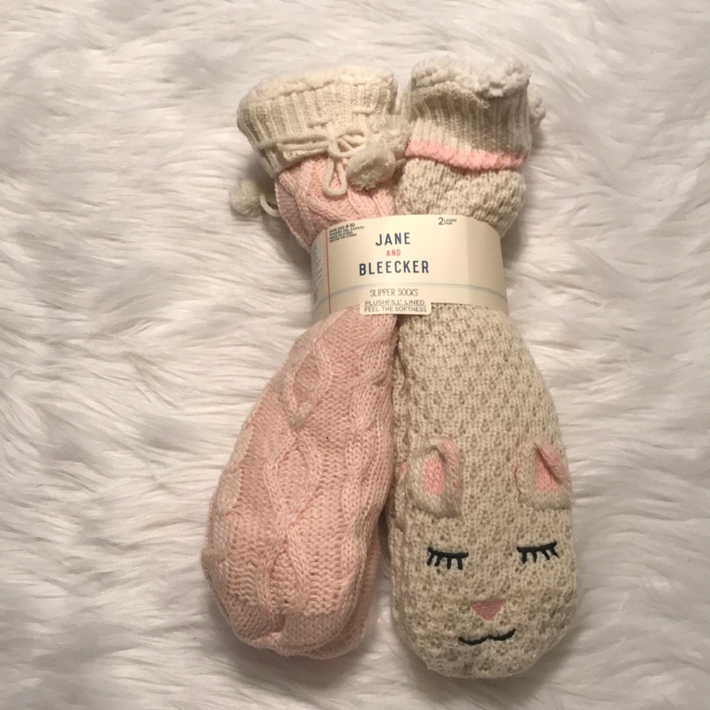 2 Jane & Bleeker Cream Shurpa lined Slipper Socks