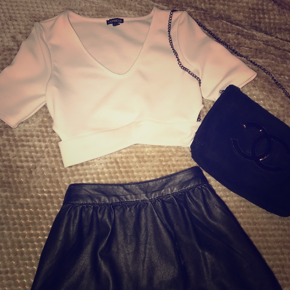 Express white cutout vneck crop top XS