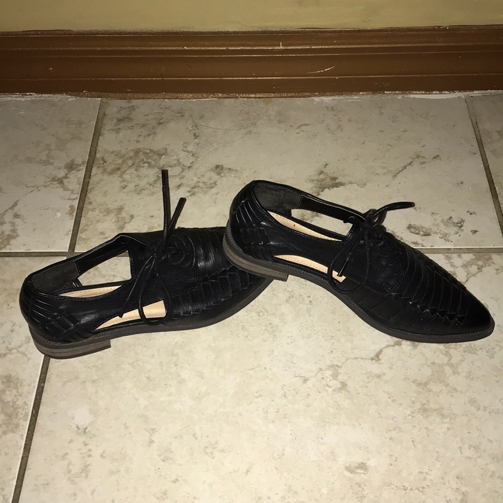 Woman’s Forever21 Open-Side Oxfords