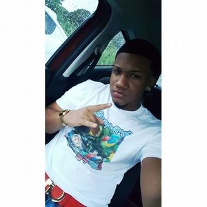 Meet your Posher, Elian