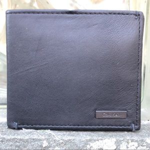 Calvin Klein leather bifold passcase wallet. New!