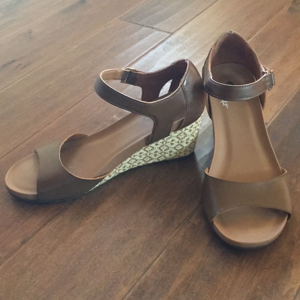 Dr. Scholl’s True Comfort sandals