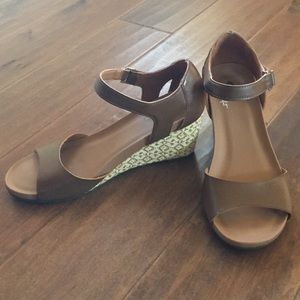 Dr. Scholl’s True Comfort sandals