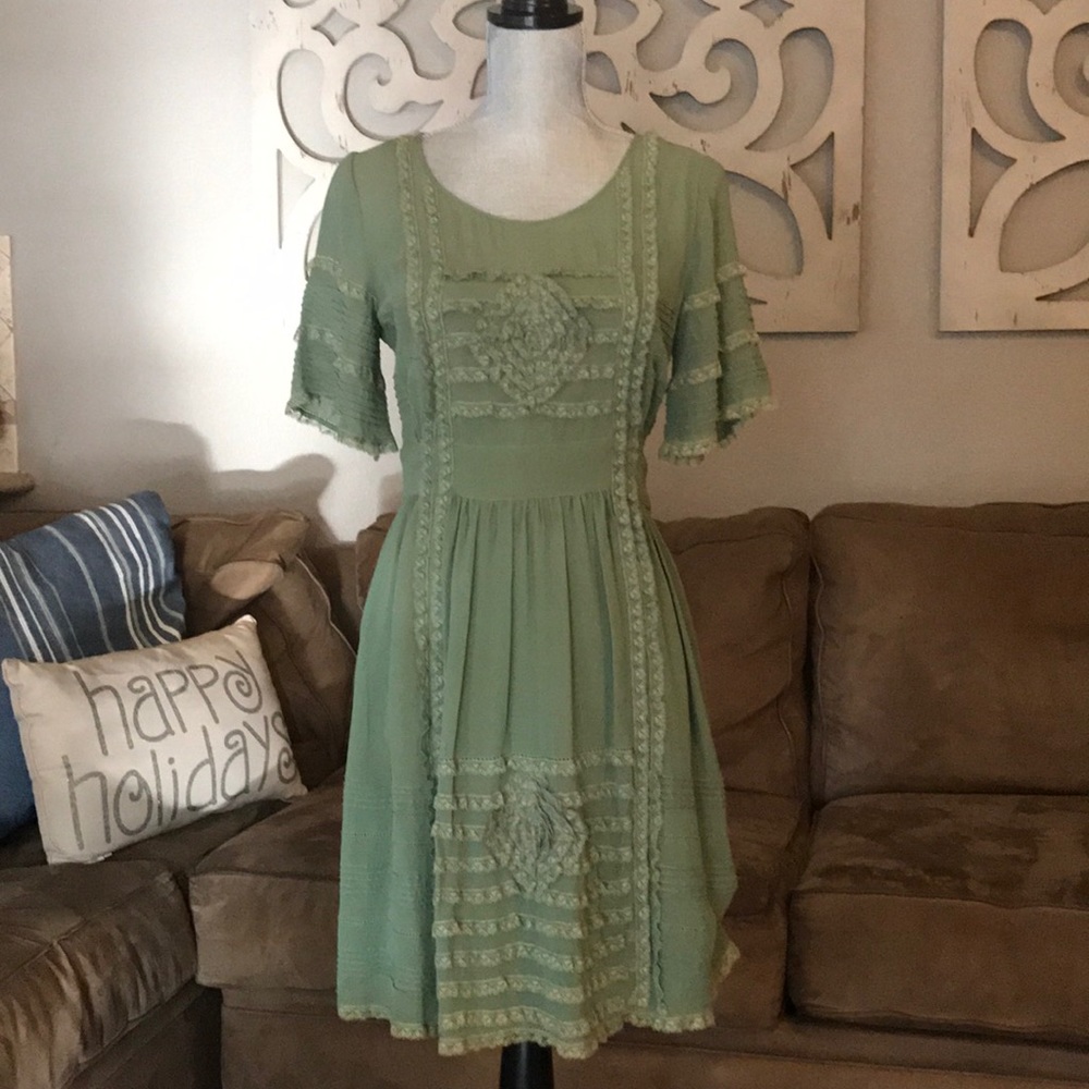 Lil brand vintage sage green dress