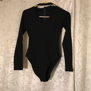 Black v-neck/ choker bodysuit •Brand New•