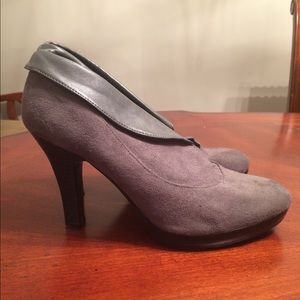 Cute grey booties- perfect for Fall!!