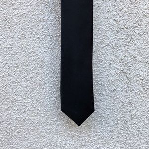 Shiny black skinny tie by Merona