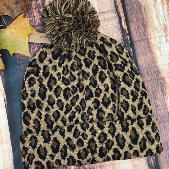 Accessories - << Leopard Print Pom Pom Beanie Animal Print Hat >