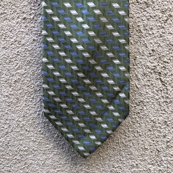 Silk green-patterned tie by Michael Kors. - Picture 2 of 3