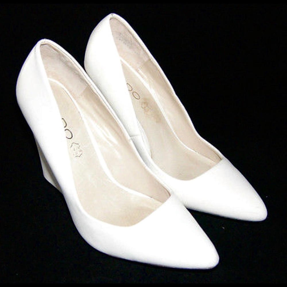 ALDO 'Cirrito' White Leather Pointed Court Wedges