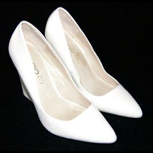 ALDO 'Cirrito' White Leather Pointed Court Wedges