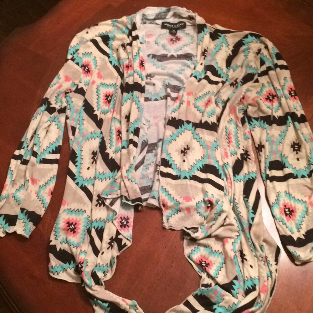 Cute Aztec patterned cardigan