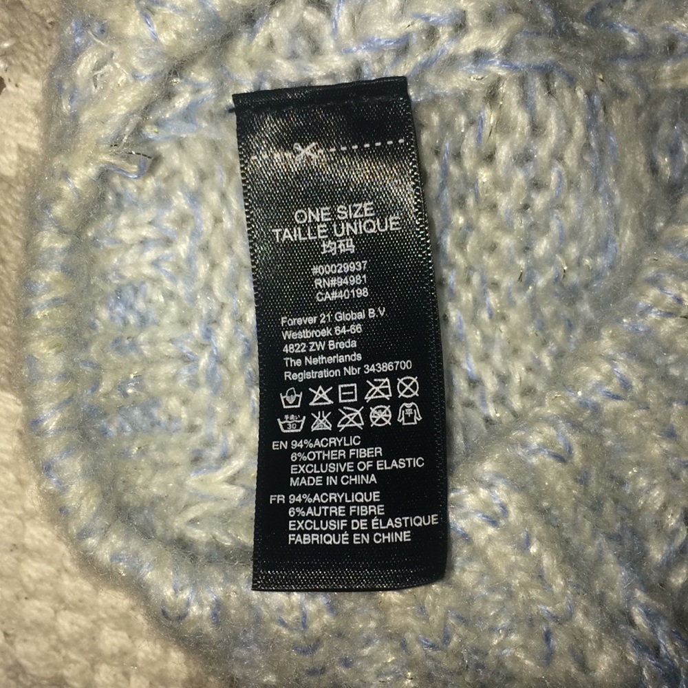 Beanie - Picture 3 of 4