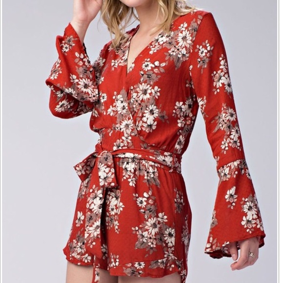 NEW floral romper - Picture 4 of 8