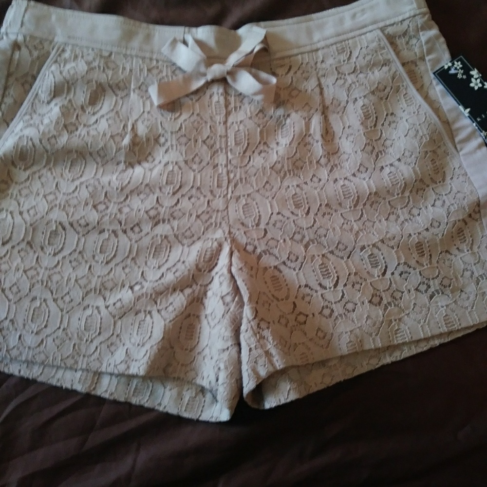 NEW Cute lace shorts size Medium
