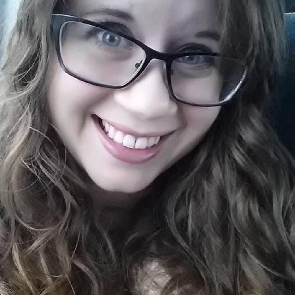 Meet your Posher, Caitlin