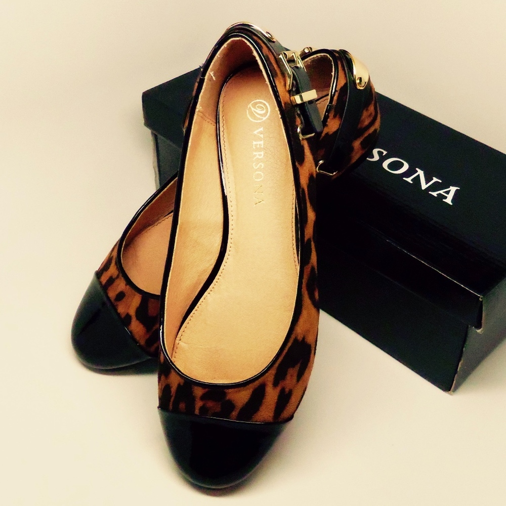 Cap toe flats -cheetah and black with gold buckles