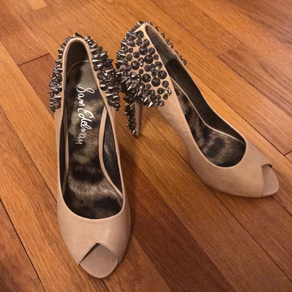 Same Edelman spiked peep toe heels