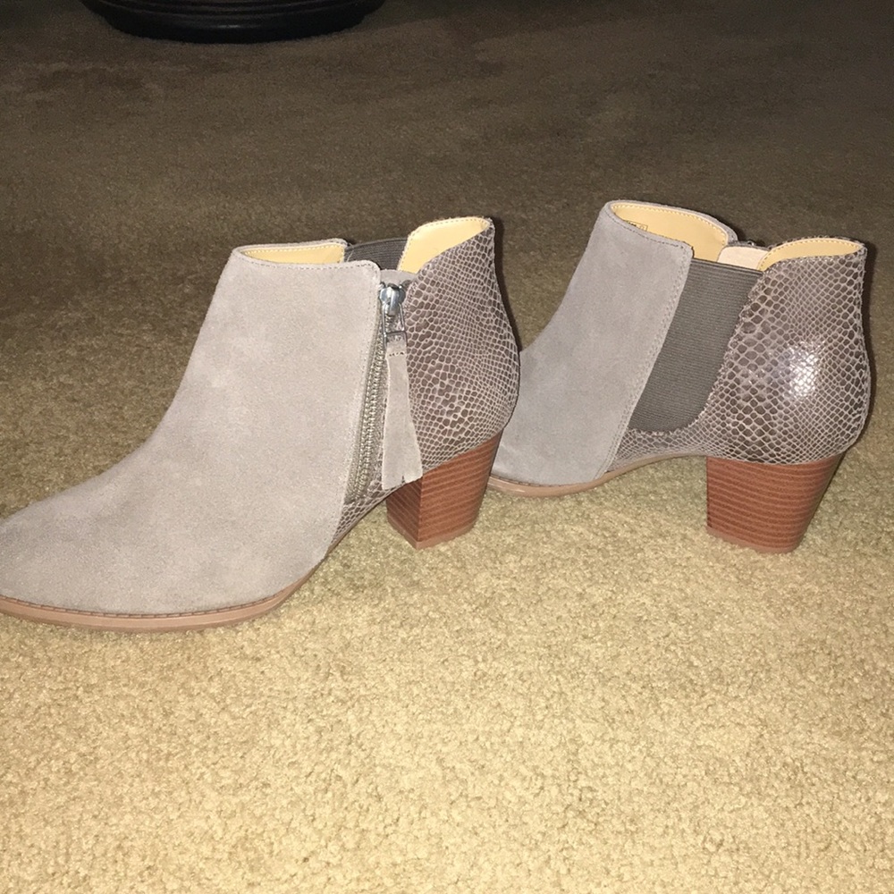 Vionic shoes booties. Made with genuine leather.