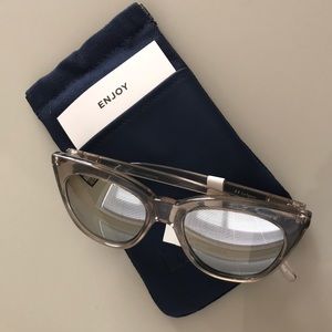 Le Specs ‘Halfmoon Magic’ sunglasses