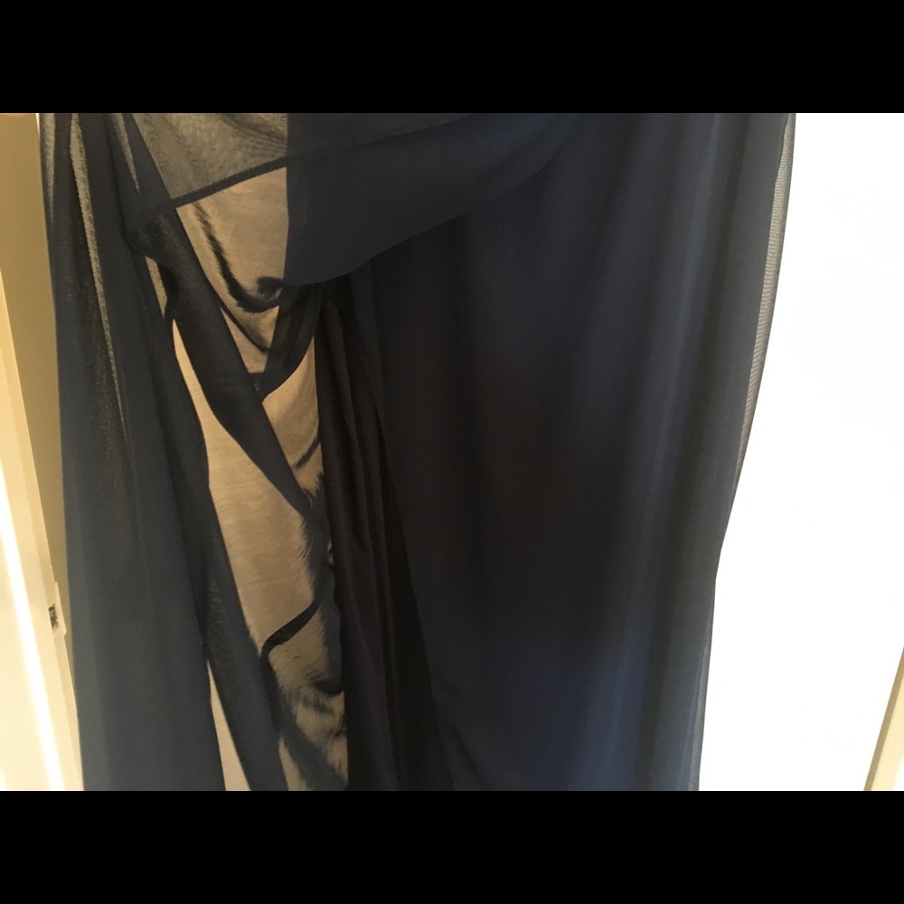Ladies evening dress - Picture 4 of 5