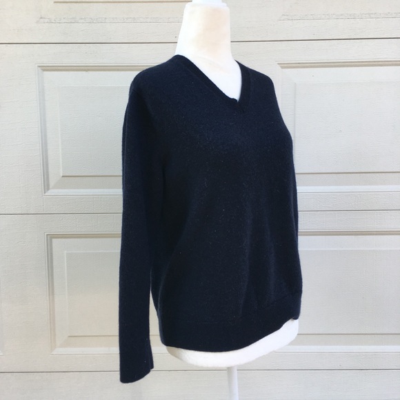 Banana Republic 100% Merino Wool Sweater - Picture 3 of 6