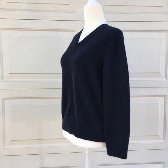 Banana Republic 100% Merino Wool Sweater - Picture 5 of 6