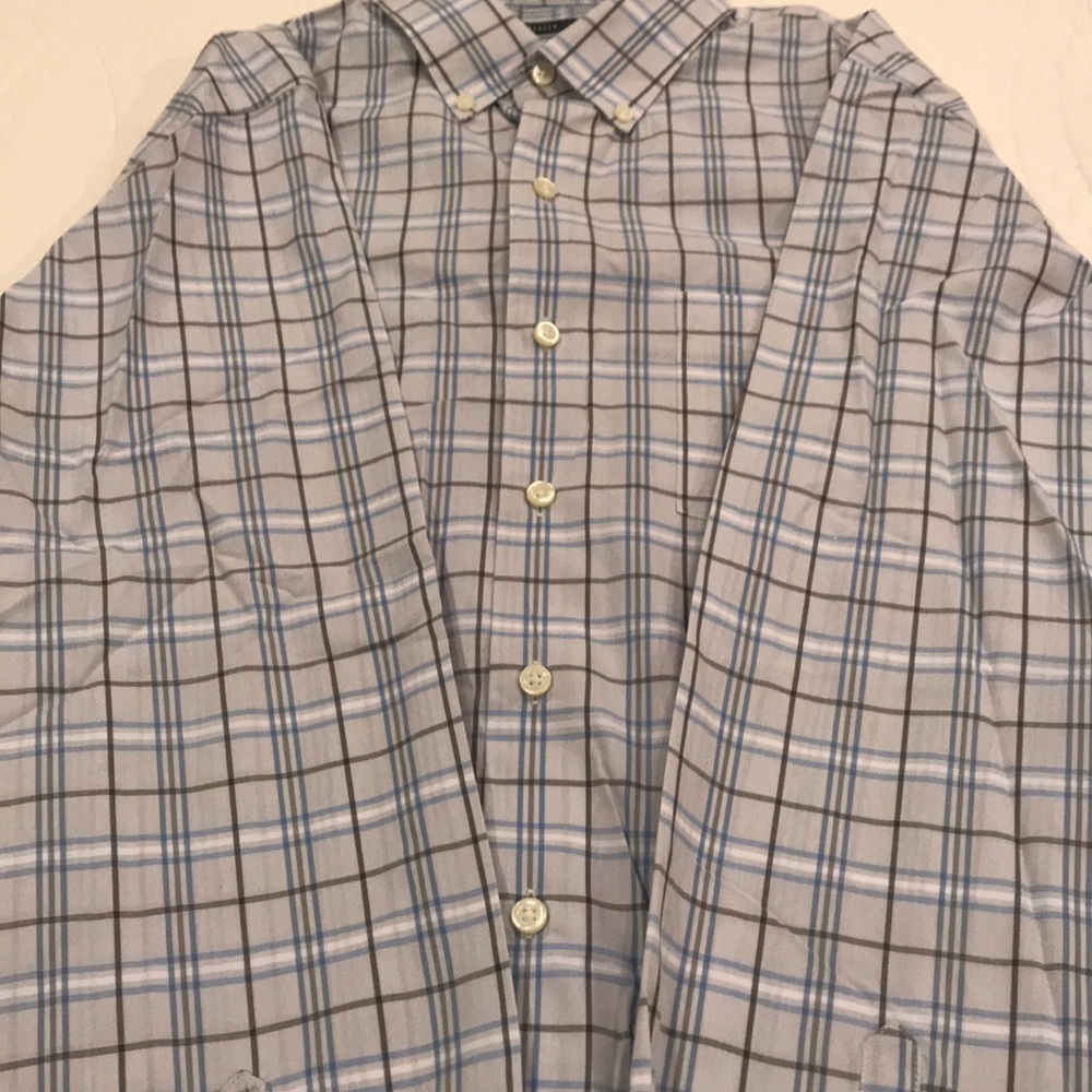 Men’s Athletic fit dress shirt